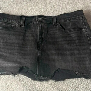 Levi Strauss & Co Women’s Black Mini Skirt Size 29